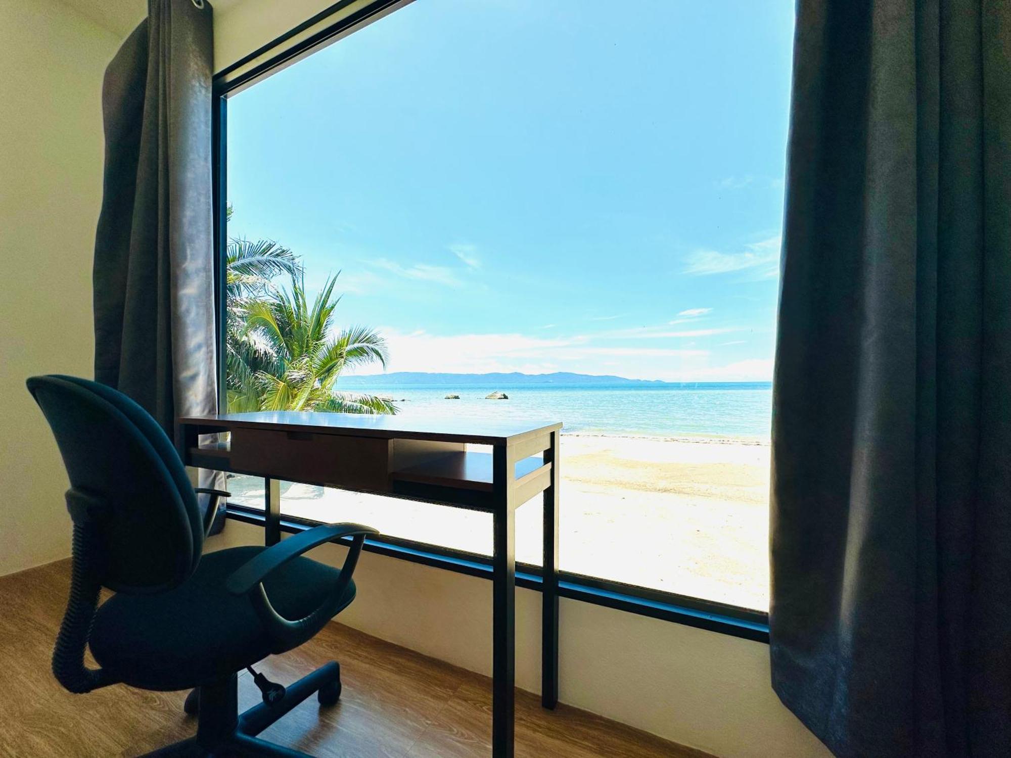 The Scenery Beach Resort Baan Khai Екстер'єр фото