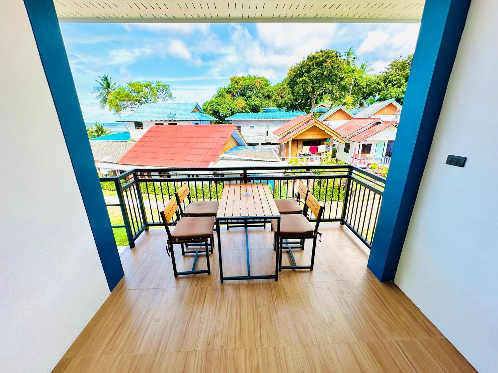 The Scenery Beach Resort Baan Khai Екстер'єр фото