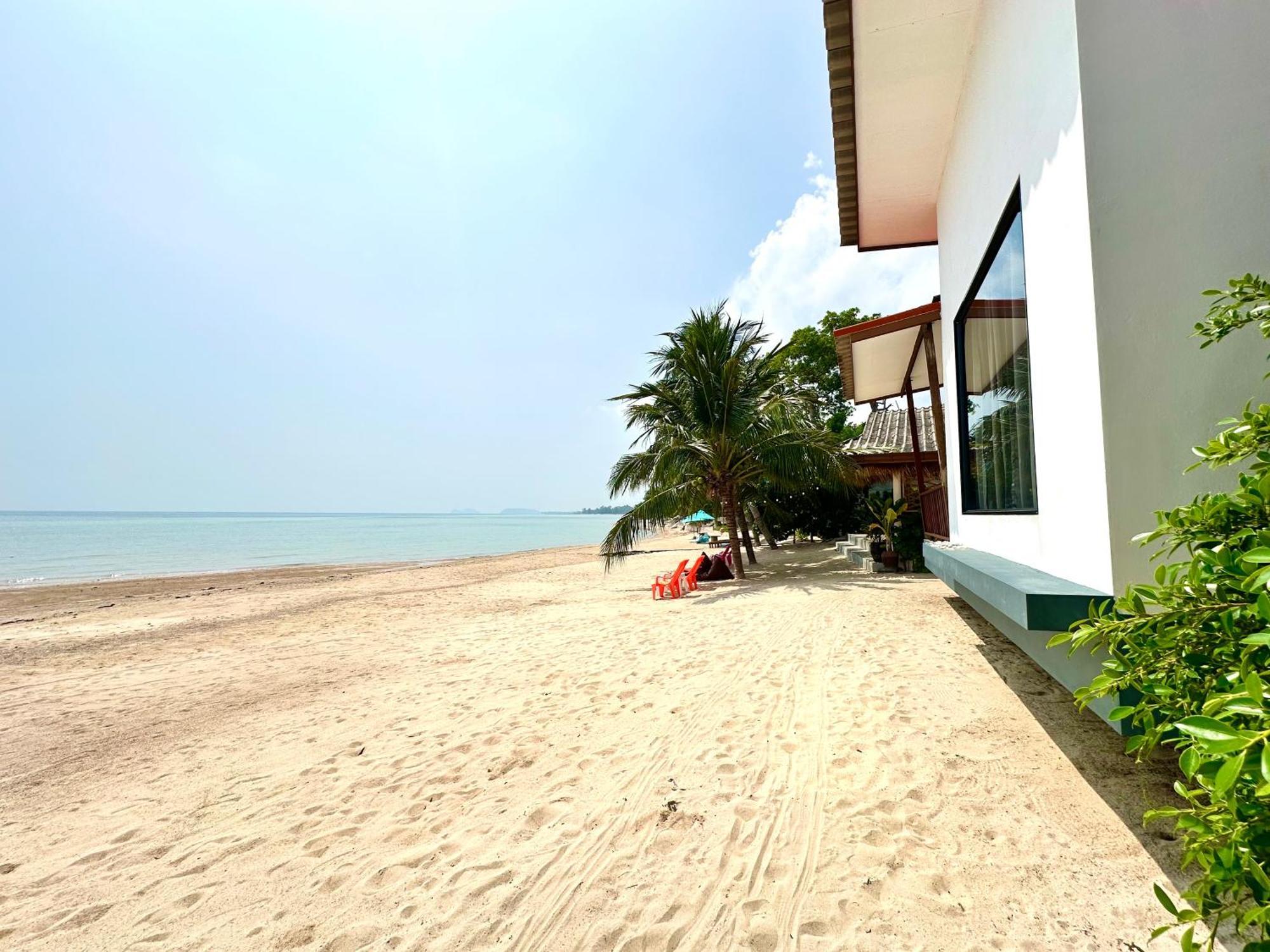 The Scenery Beach Resort Baan Khai Екстер'єр фото